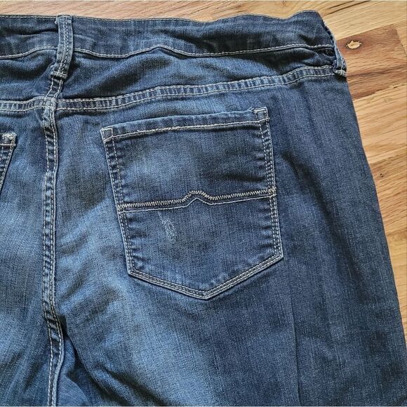 💙3 for $30💙 Arizona 19 Average Distressed Jeans Bootcut - Picture 9 of 12